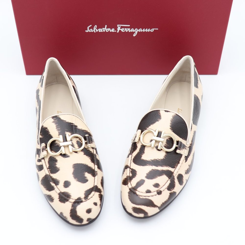 NIB Salvatore Ferragamo Trifoglio Gancini Bit Leopard Print Loafers Flats